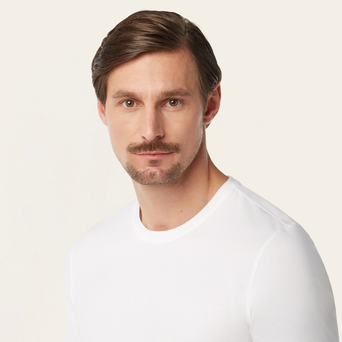 T-shirt white