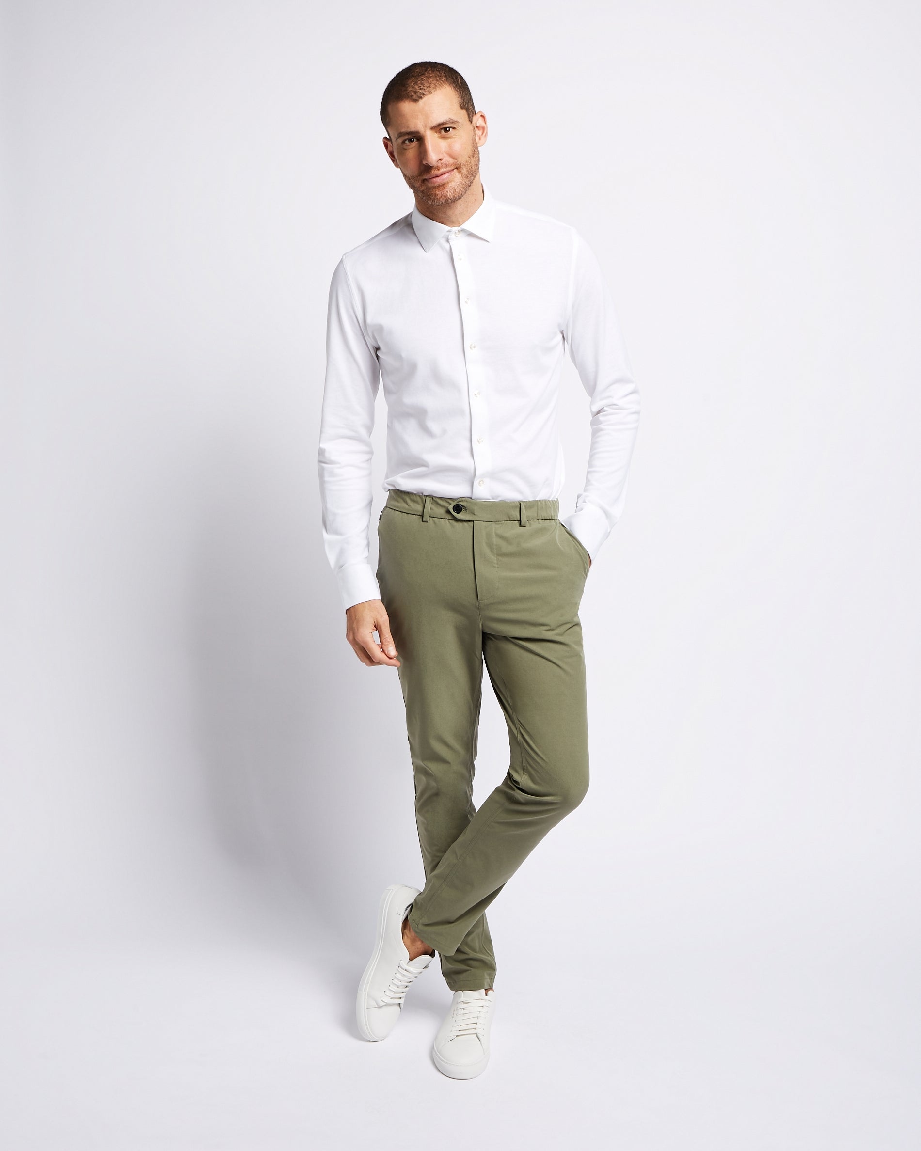 Light-weight pants olive